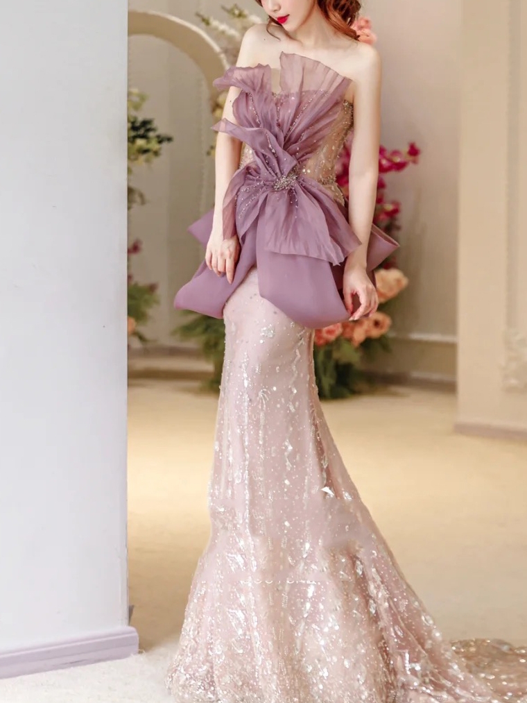 Blue evening dress, mannequin head, starry sky, 