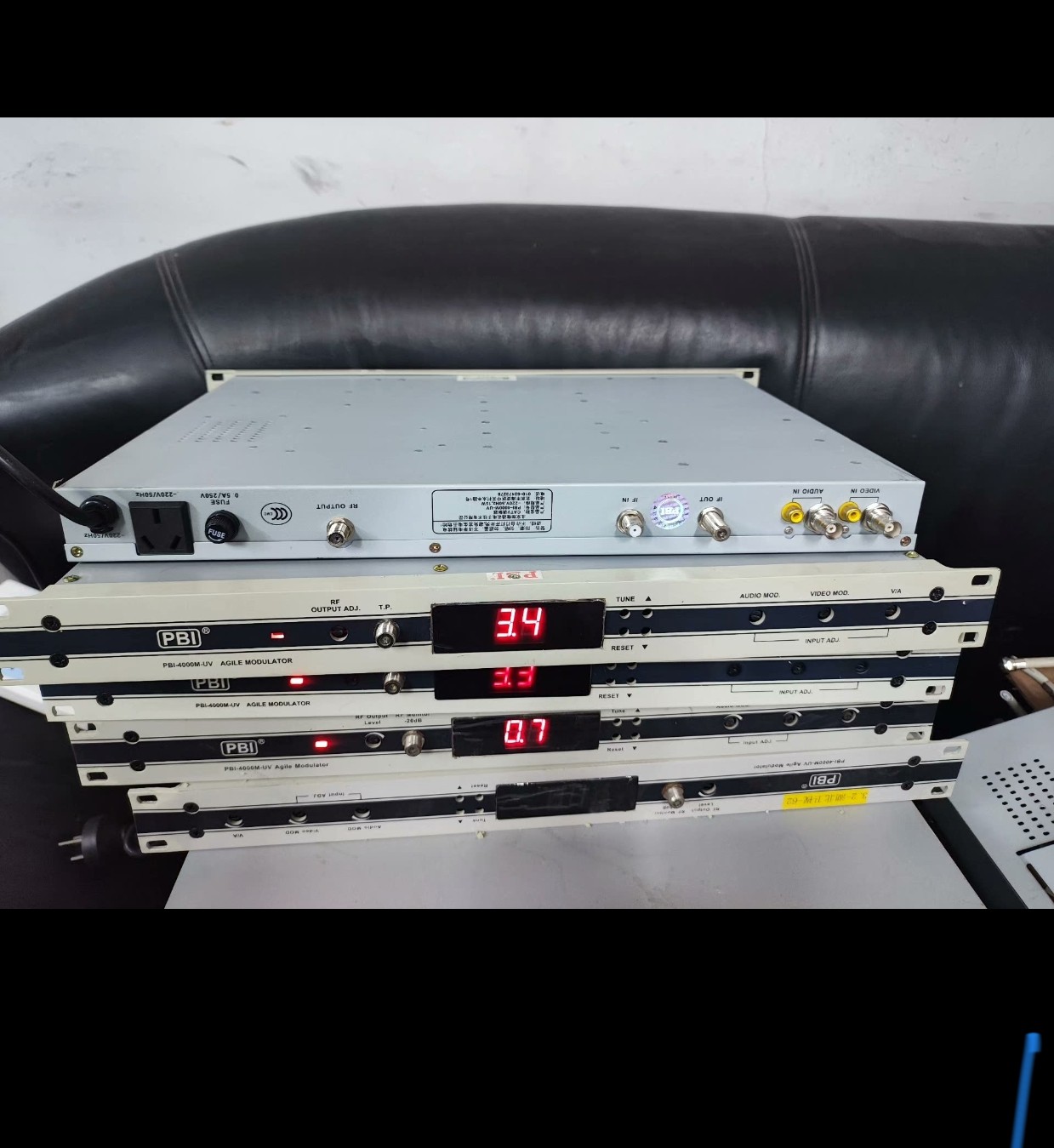 PBI,PBI捷变邻频调制器  PBI4000M-UV捷变邻频调