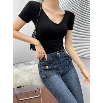 v领短袖t恤女2025新款爆款女士正肩修身性感短款甜辣内搭垫肩上衣