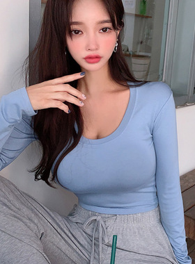 当天发 MISS WU 2024秋装YS279天蓝色~性感显胸U领紧身长袖T恤