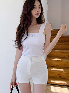 MISS WU YA533弹力又显瘦~舒适高腰提臀奶白色休闲短裤vd