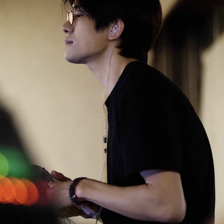 易烊千玺同款手链过塘音乐会手串黑红色玛瑙时尚百搭气质小小的我