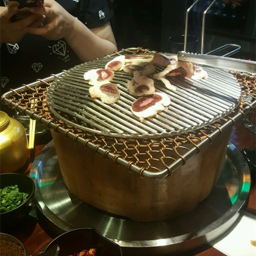 泥炉烧烤北京户外餐厅使用