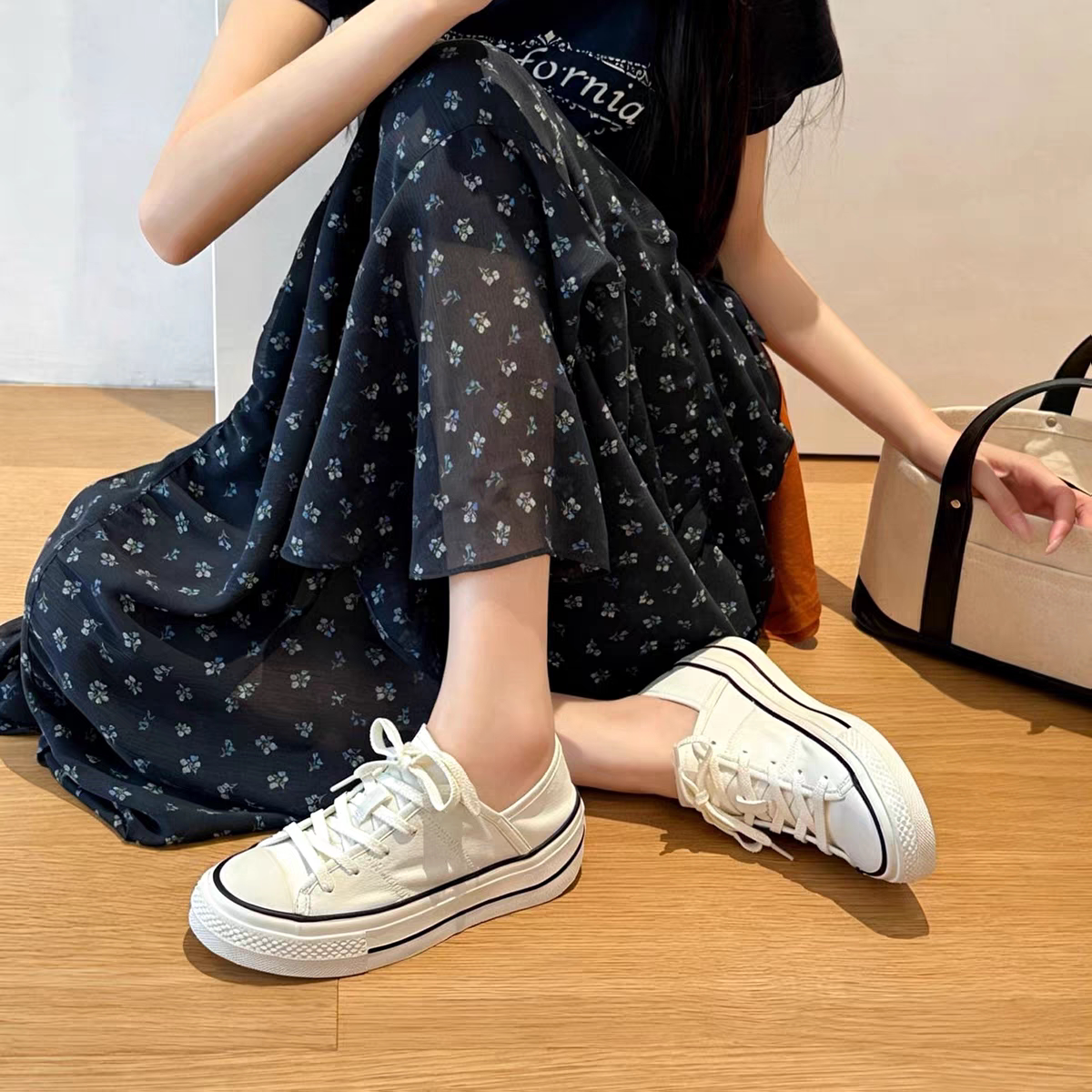 2026秋季新款帆布鞋女厚底皮面增高休闲板鞋百搭运动小白鞋