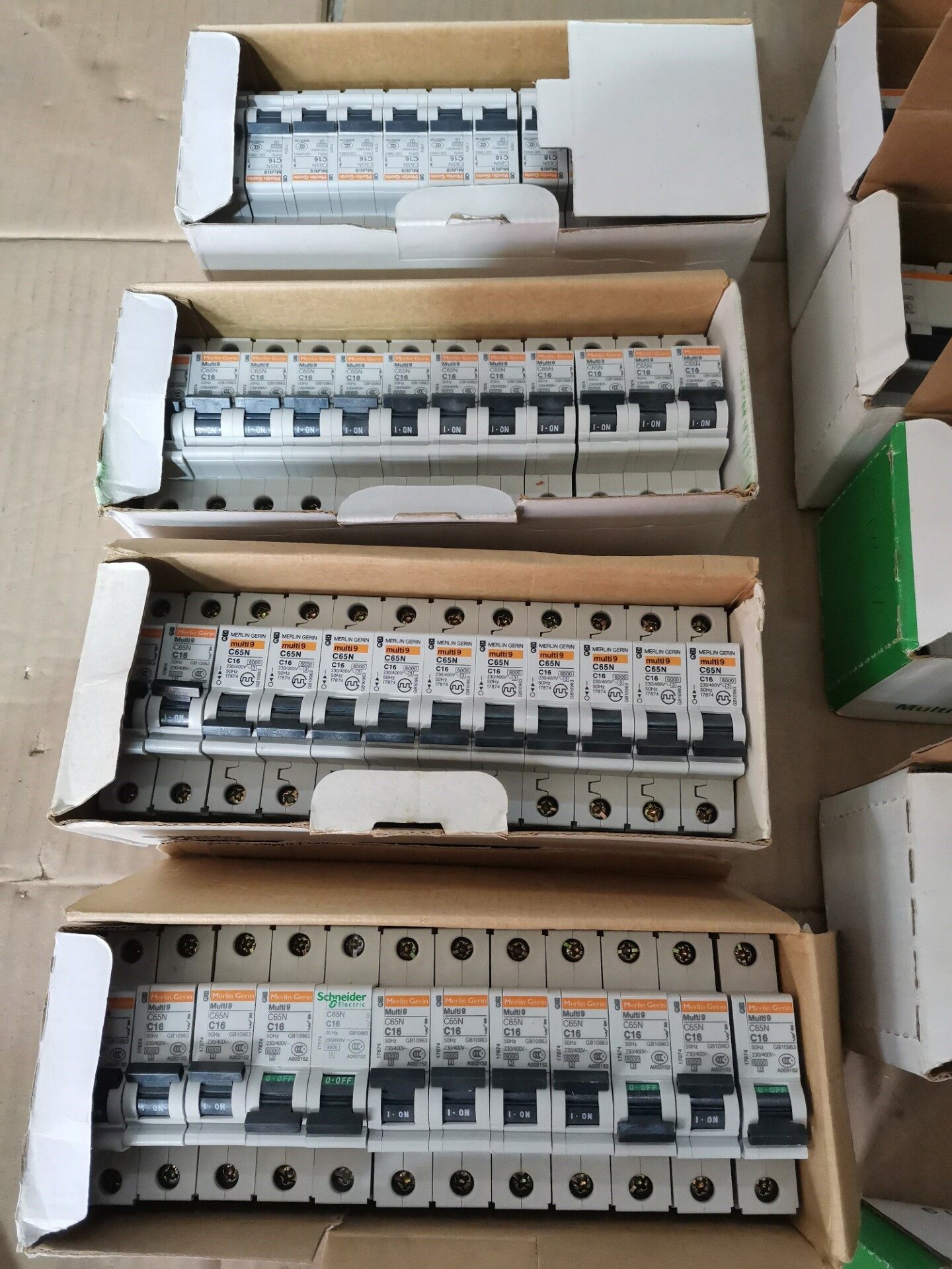 施耐德梅兰日兰 c65n 16a 1p空气开关