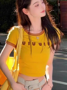 T恤氣質(zhì)百搭修身 2025夏季 新款 女辣妹風(fēng)字母印花短袖 上衣 顯瘦短款