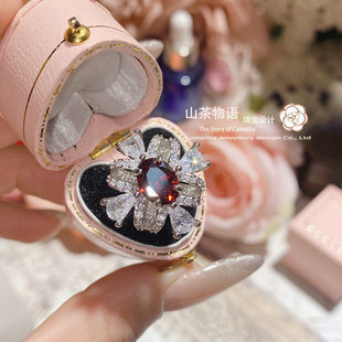 山茶苏富比霜花鸽血红可调节戒指 八心八箭 镀金微镶彩宝满钻指环