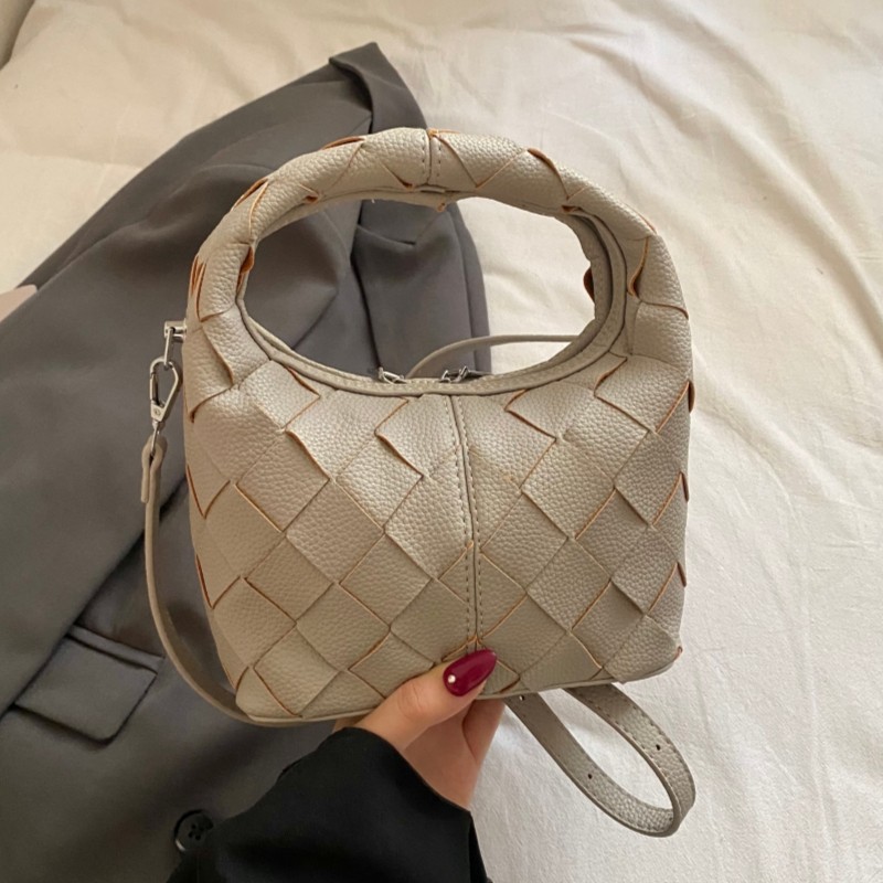 今年流行包包女2026冬季新款休闲百搭斜挎包超火手提水桶包小拎包,箱包皮具/热销女包/男包,小方包,淘宝优惠券,粉丝福利购,淘宝优惠卷