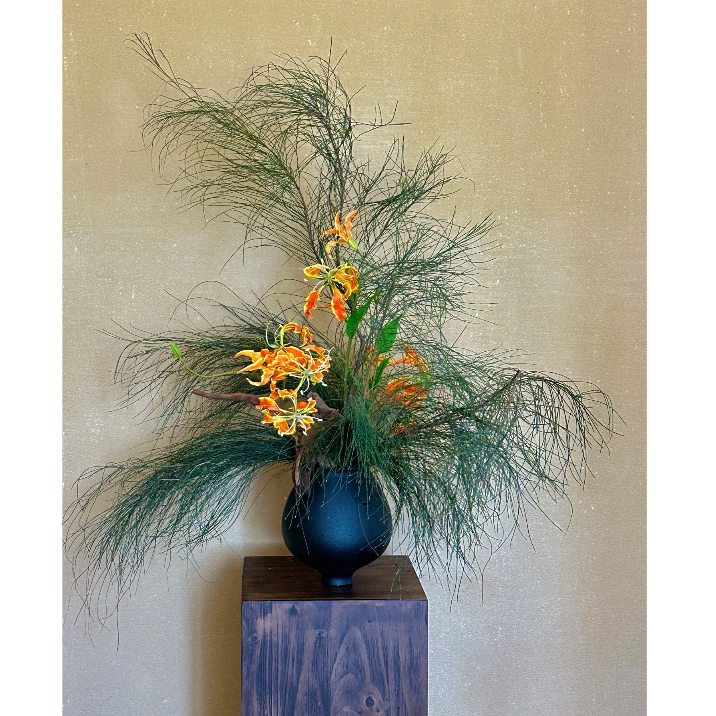 嘉兰百合火焰百合鲜花瓶插花鲜花混搭花束家居软装展厅桌面摆件图片