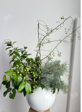 鲜花混搭花束插花鲜花束绿色茶花叶山归来组合花艺瓶插展厅服装店