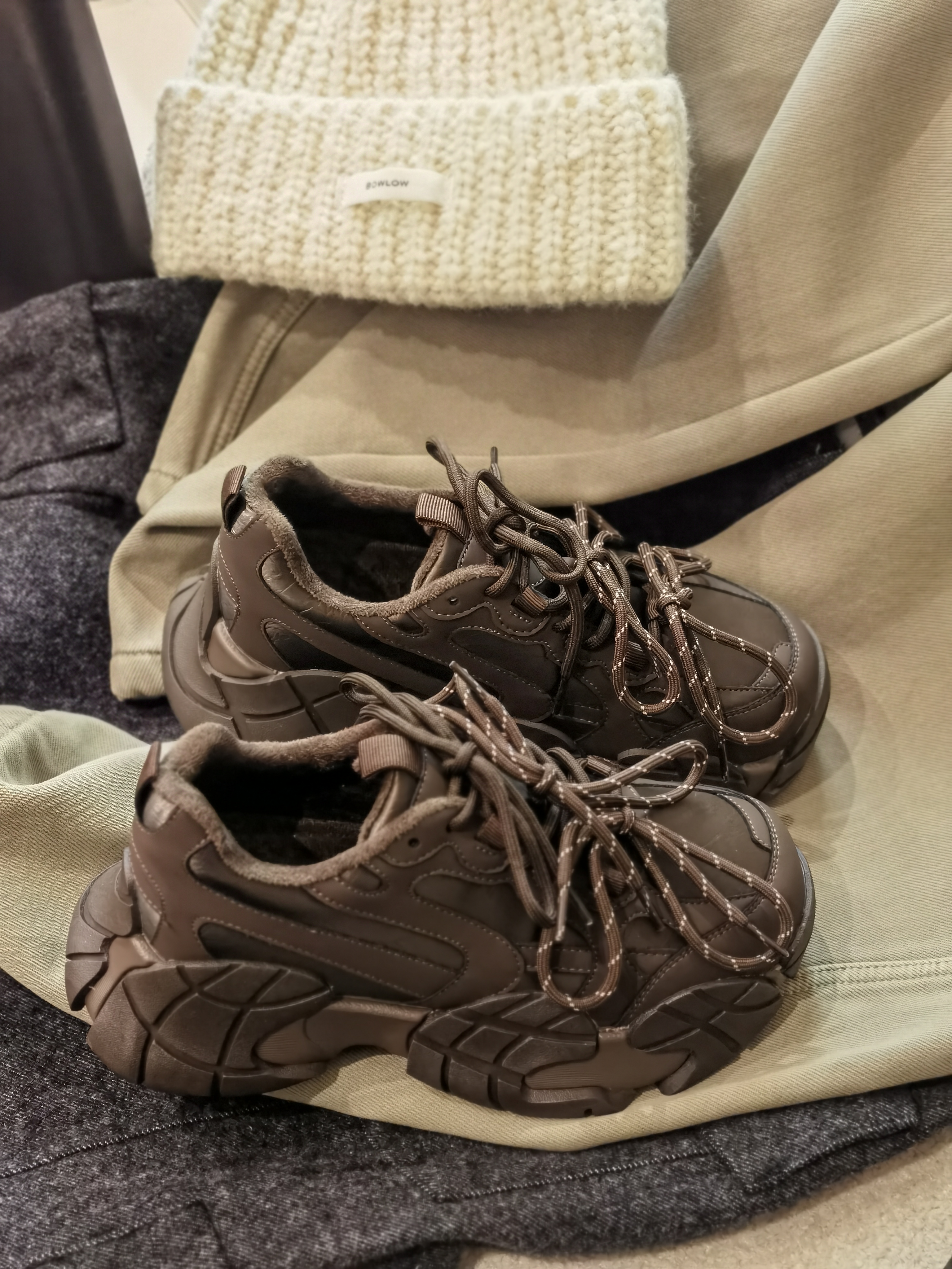 米诗思欧洲站厚底老加绒爹鞋女冬新款透气网红超火显脚小运动潮鞋