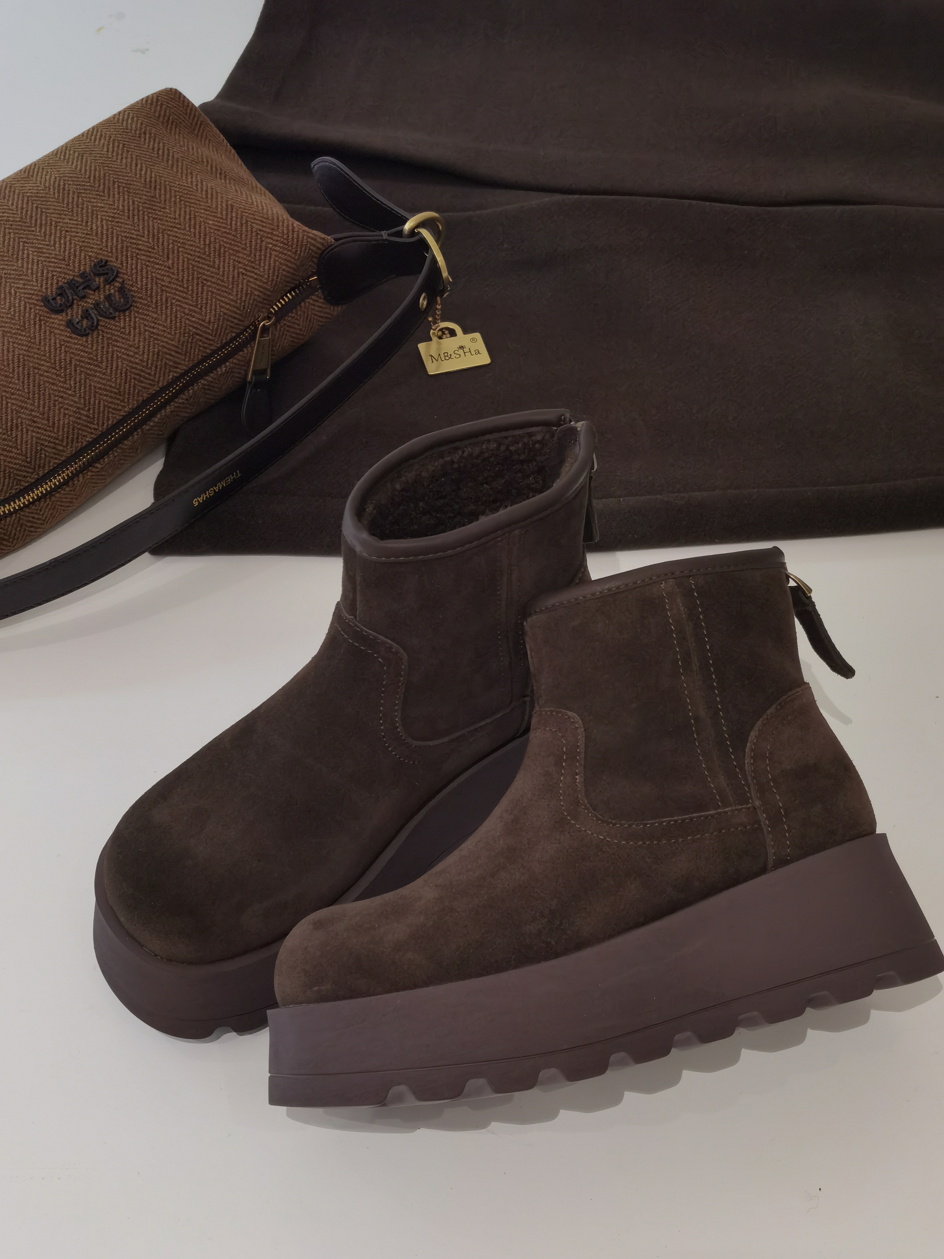 热典冬季保暖加绒短靴新款厚底防滑增高雪地靴女真皮博肯靴裸靴子