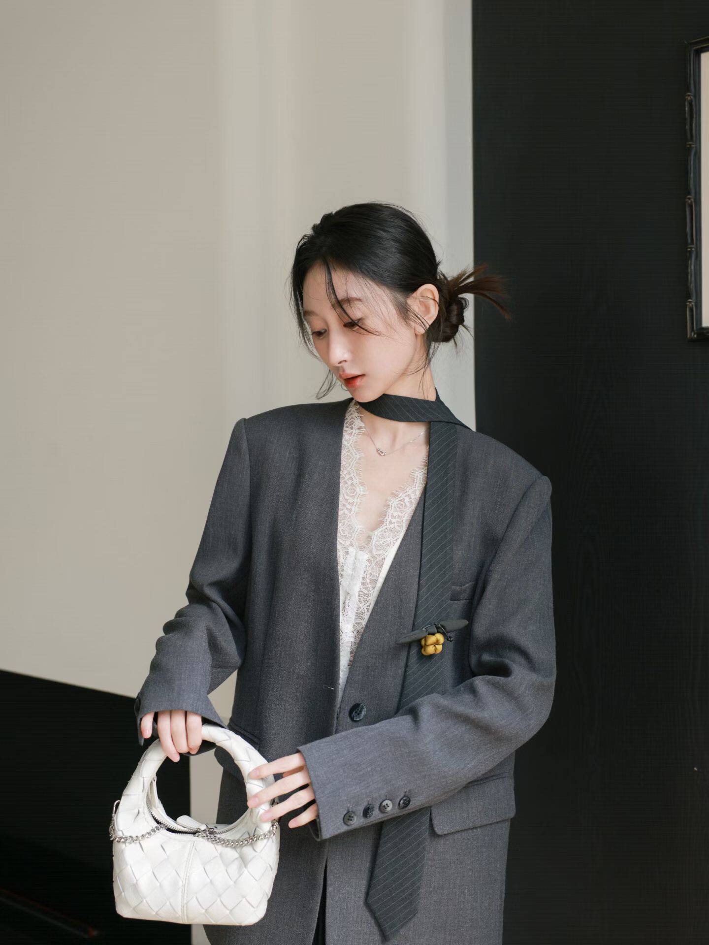 2026春季新款韩版时尚气质宽松大版百搭显瘦西装外套配条纹飘带女