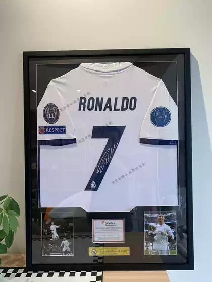 [Includes Jersey] Real Madrid Cristiano Ronaldo Jersey with Autograph, Number 7 Football Framed Picture for Decoration and Commemoration