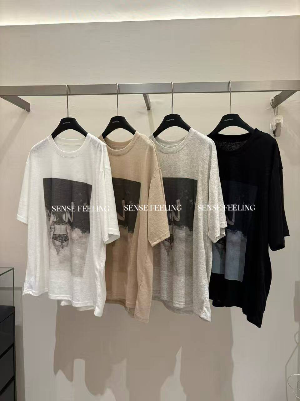 SENSEFEELING 莱赛尔亚麻/桑蚕丝美式复古人像印花宽松短袖T恤