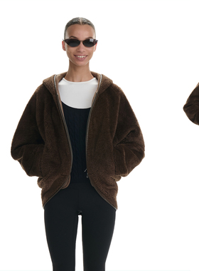 RA everyday 弧形收腰下摆毛绒短款连帽外套 咖色