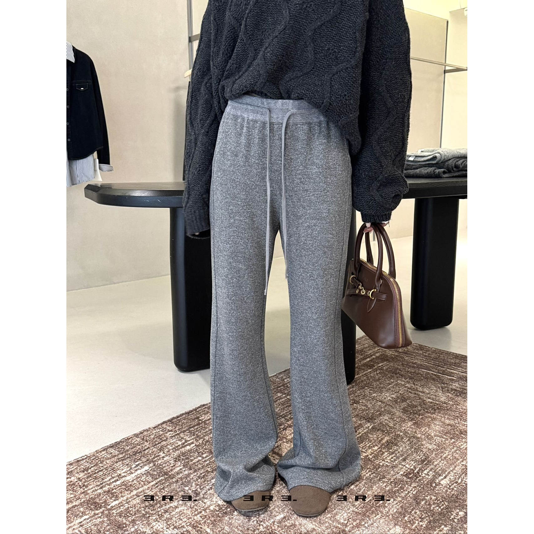 松紧腰纯色微叭显腿长休闲裤