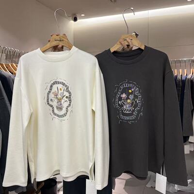 圆领刺绣花朵图案德绒宽松T恤