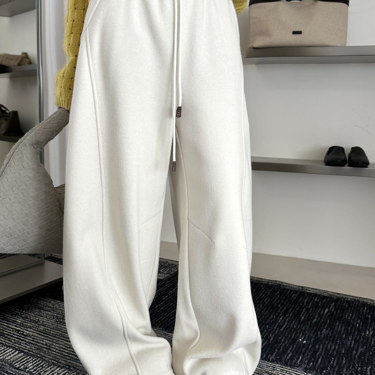 纯色简约宽松阔腿加绒休闲裤卫裤