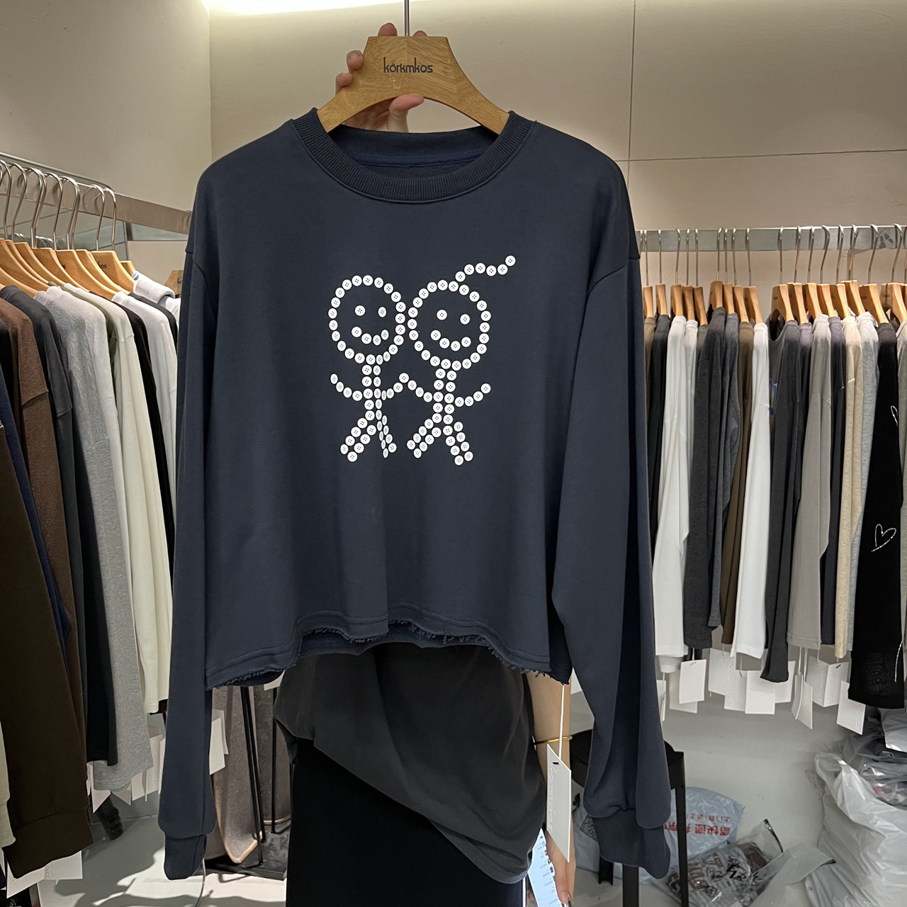 立体珍珠卡通图案松驰感套头卫衣