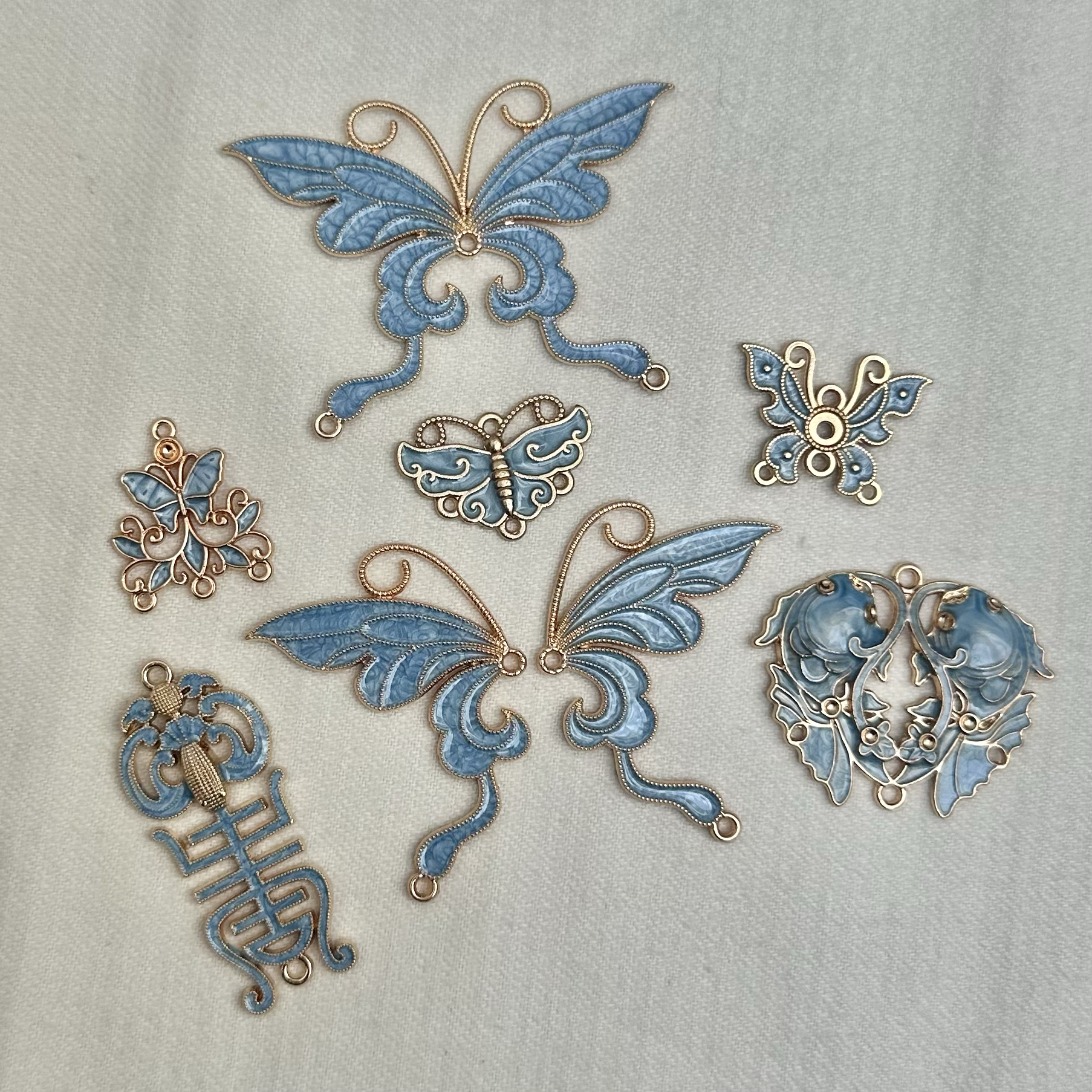 天蓝色滴油仿点翠蝴蝶翅膀团纹花丝莲花浅蓝古风发簪饰品材料