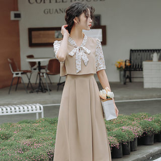 春夏季新款短袖法式复古纯色连衣裙小众设计学院风气质长裙裙子