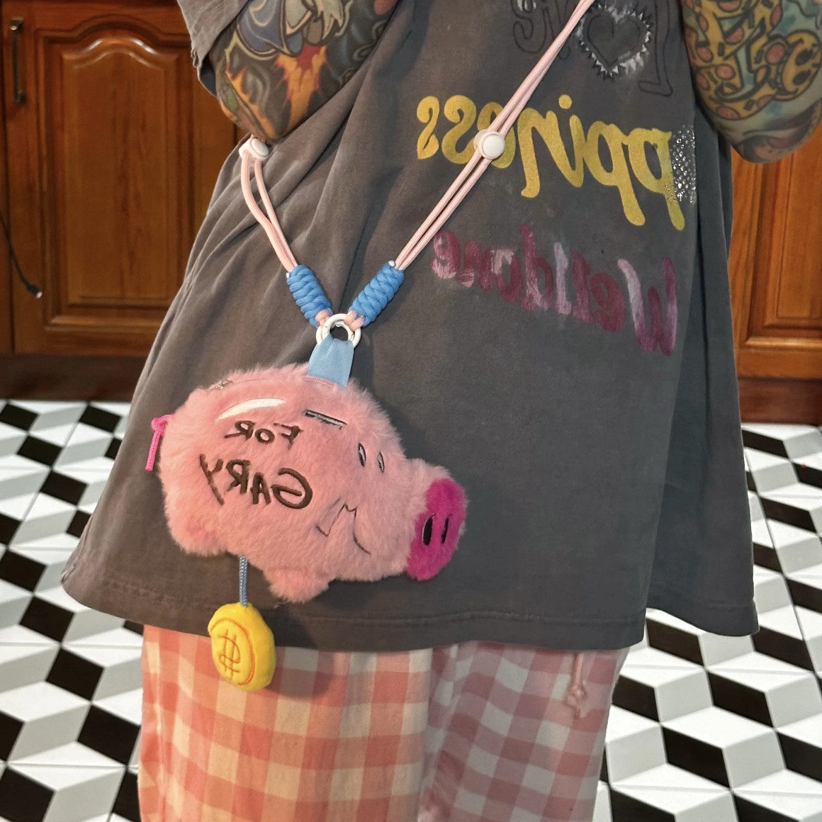 小红书海绵宝宝小猪存钱罐零钱包毛绒包可爱卡通包包斜挎单肩挂件