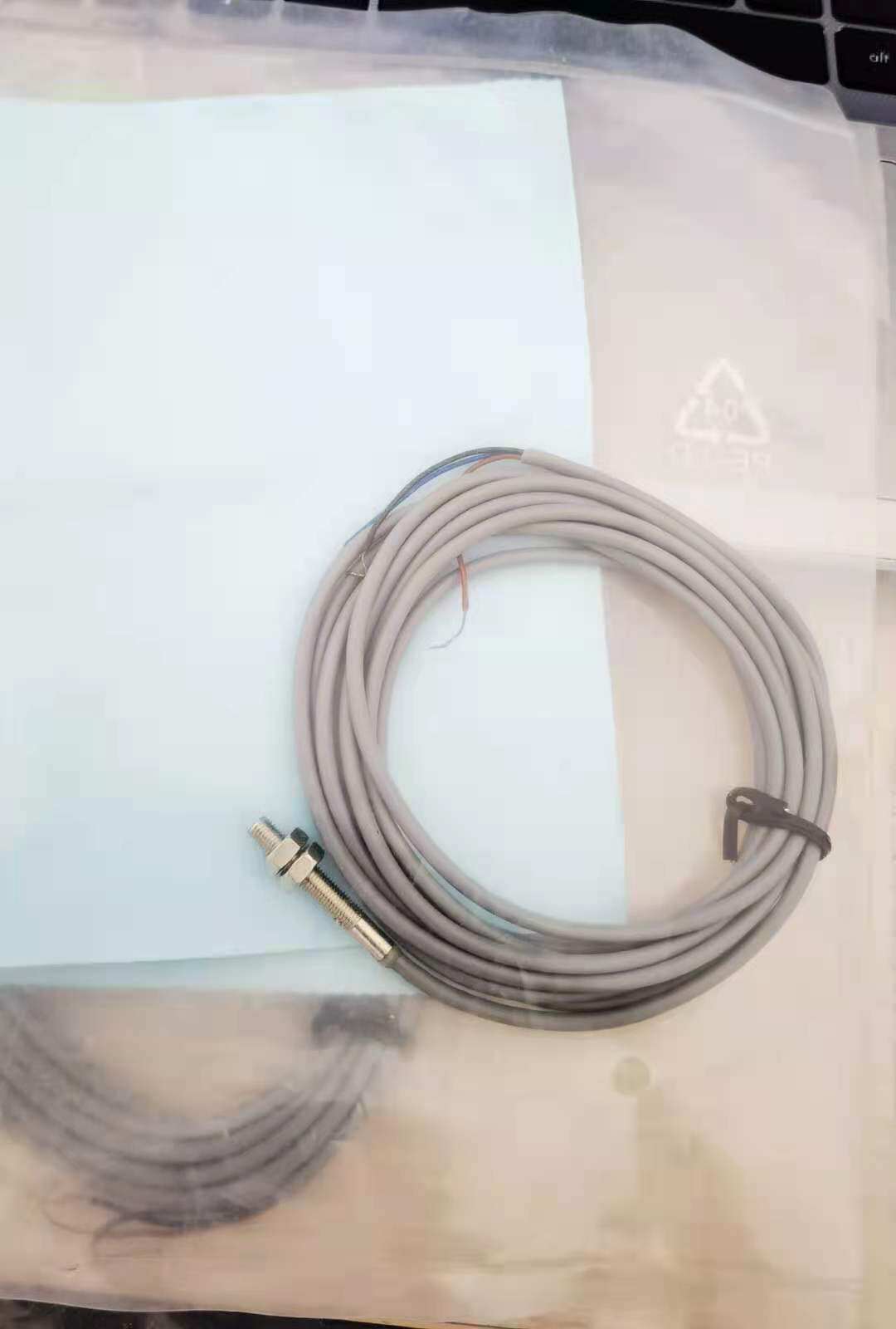 科瑞堪泰微型接近开关ddw-ad-621-m4三线传感器24v,现货询价