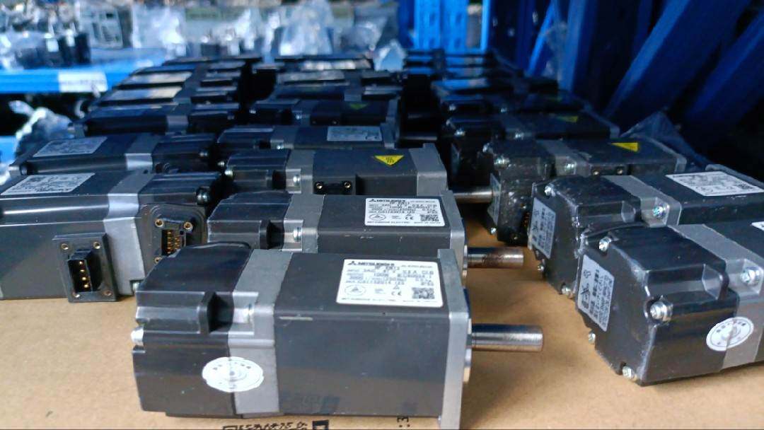 mr-j3-10a hf-kn13成色新,功能正常,,出询价