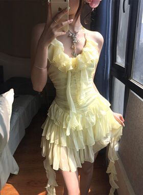 法式甜美气质不规则吊带连衣裙女夏季新款复古荷叶边学生蛋糕短裙