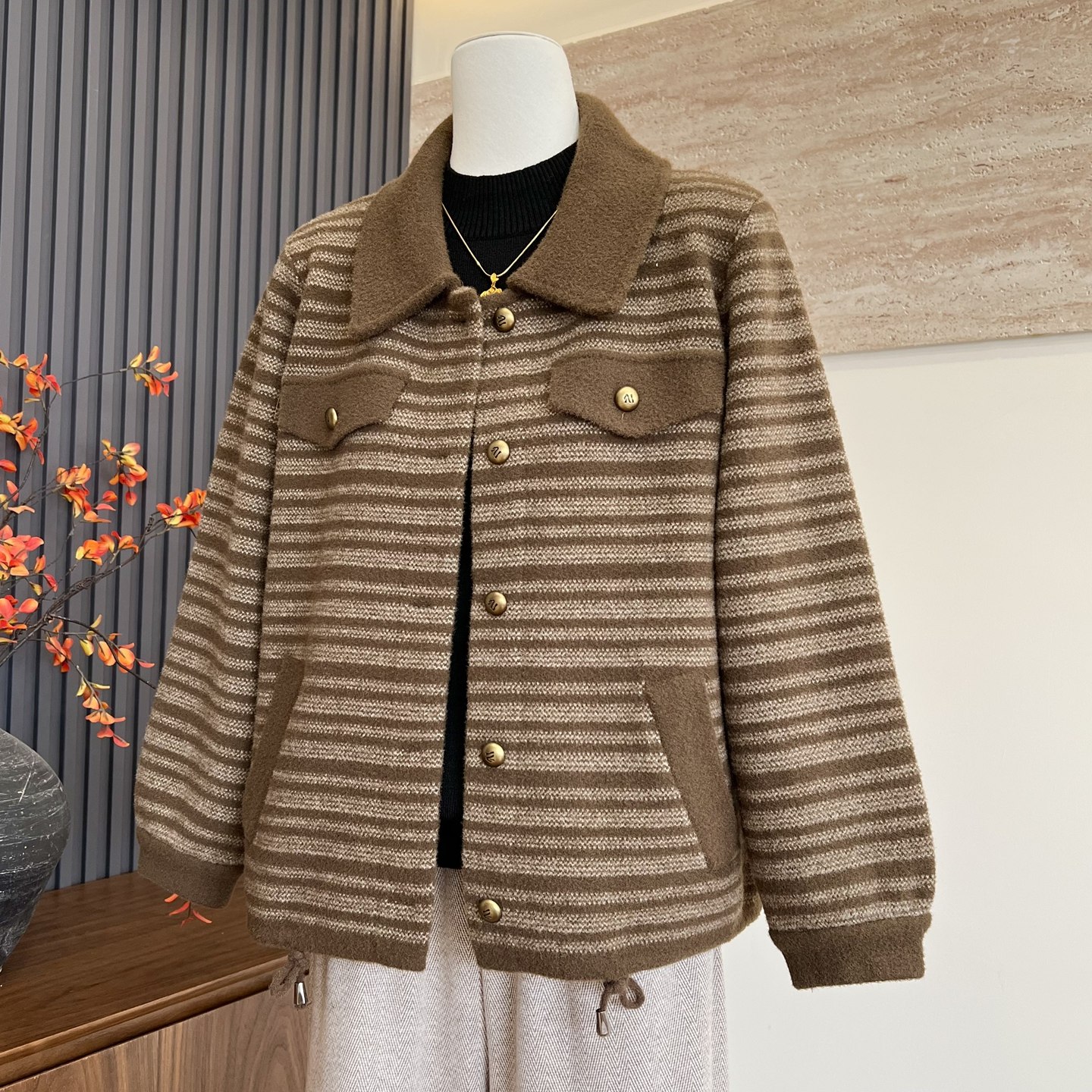 锦尚禾时尚气质翻领妈妈装冬季加厚保暖外套166元