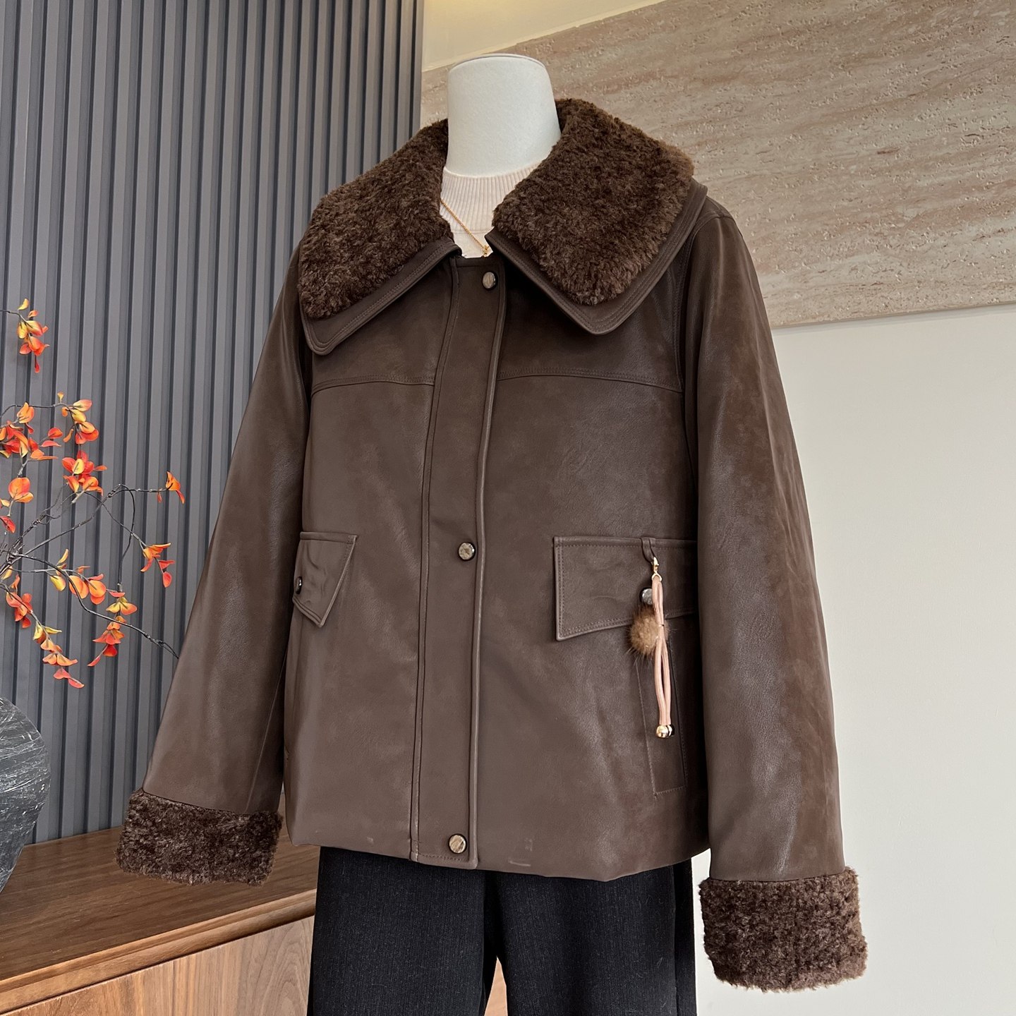 新款妈妈装时尚冬季翻领加厚拉链保暖夹克羽绒开衫中老年女士外套