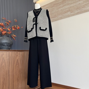 新中式妈妈装秋冬针织衫上衣马夹裤子内搭三件套中老年女气质套装
