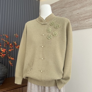 时尚洋气妈妈装秋冬季针织上衣一体绒加厚中老年女士气质保暖毛衣