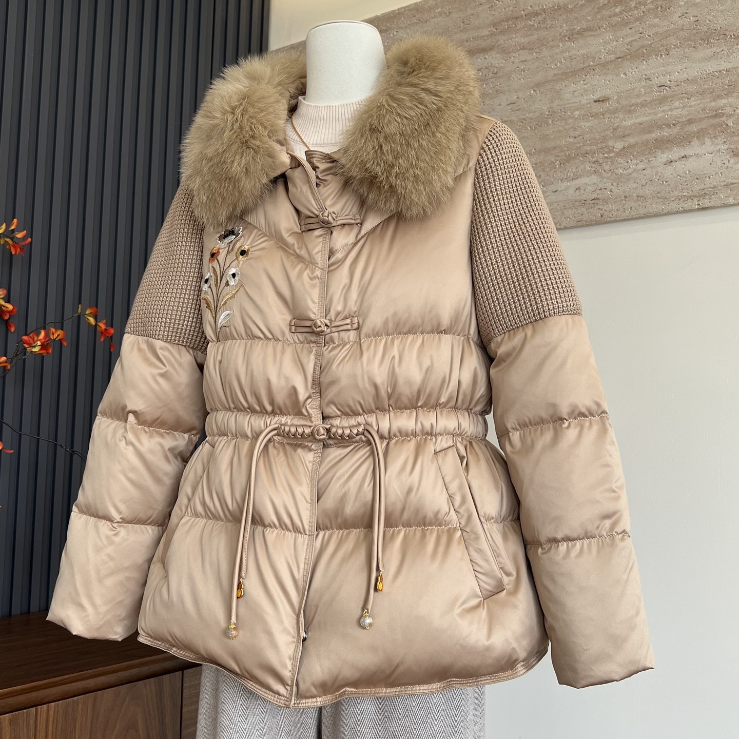 中老年女羽绒服收腰保暖外套