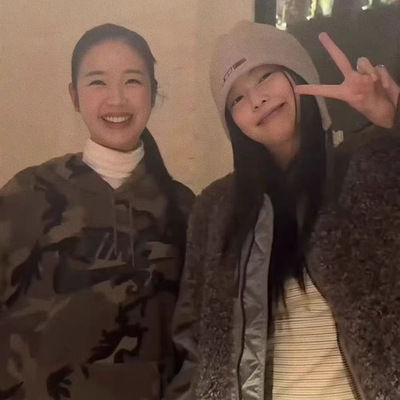 韩国小众 金智妮同款 字母刺绣摇粒绒系带尖顶护耳帽飞行帽