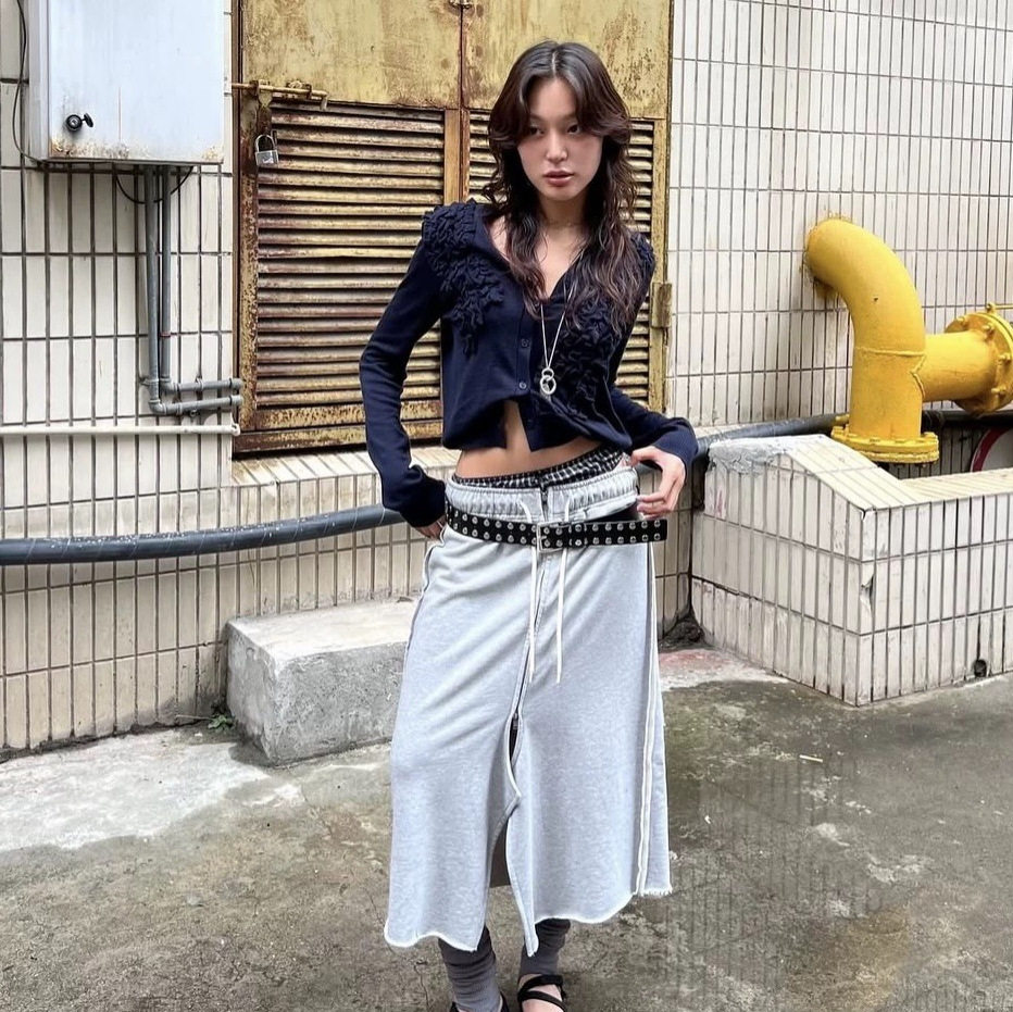 中性风针织不规则半身裙女百搭毛边抽绳中长款灰色裙子