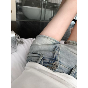【仲夏清林】美式复古浅蓝色水洗牛仔短裤辣妹高腰百搭a字热裤女