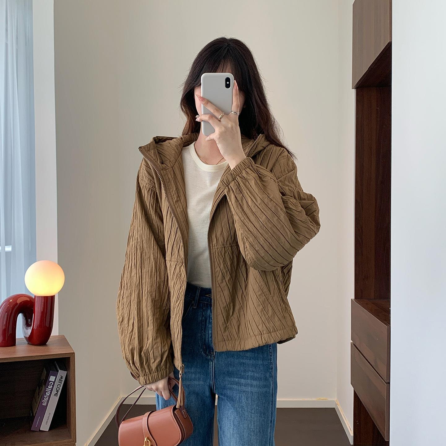 穿搭 简约san宅皱立裁廓形立体压褶宽松连帽短外套女秋冬G100504