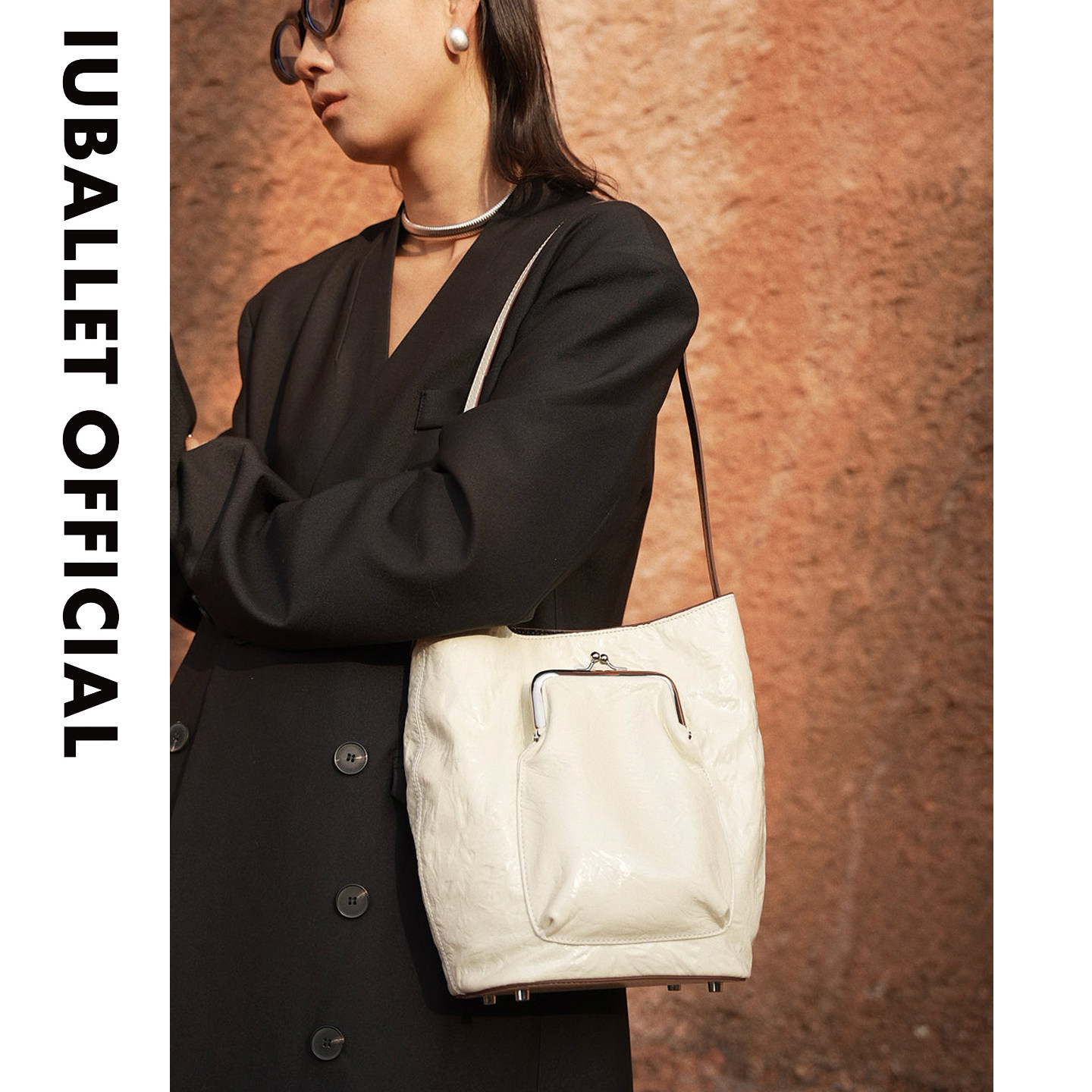 IUBALLET 指纹 2026新品水桶包女斜挎包口金包大容量通勤托特包,箱包皮具/热销女包/男包,水桶包,淘宝优惠券,粉丝福利购,淘宝优惠卷