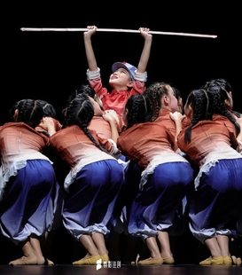 第十二届小荷风采朱德的扁担儿童爱国舞蹈演出服红色主题挑军粮