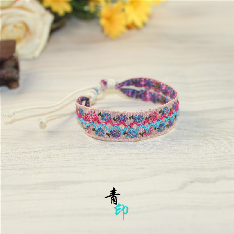 欧美民族风刺绣手链女梅花编织手粉色洛丽塔复古手环手绳饰品腕带