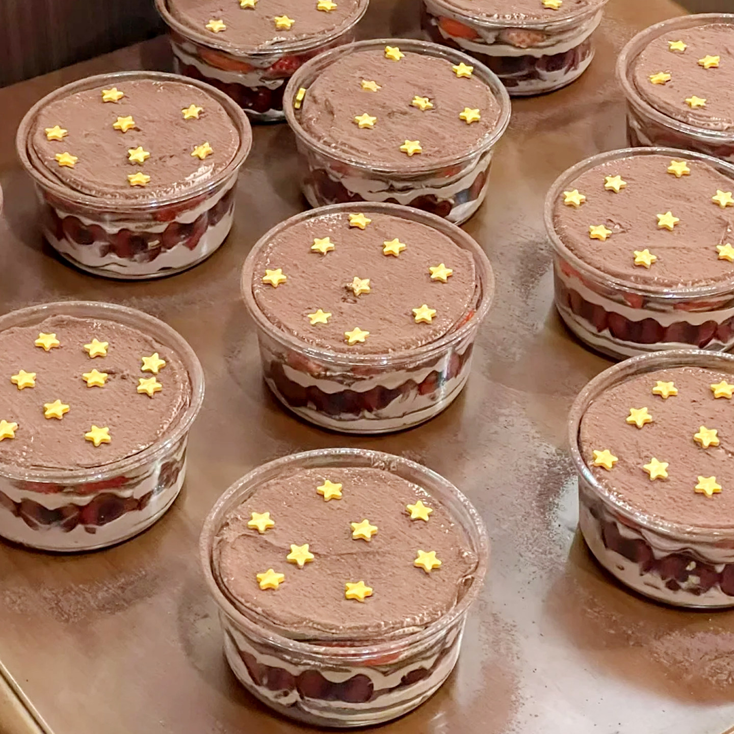 联新烘焙星星巧克力车厘子草莓千层蛋糕包装盒透明慕斯甜品打包碗