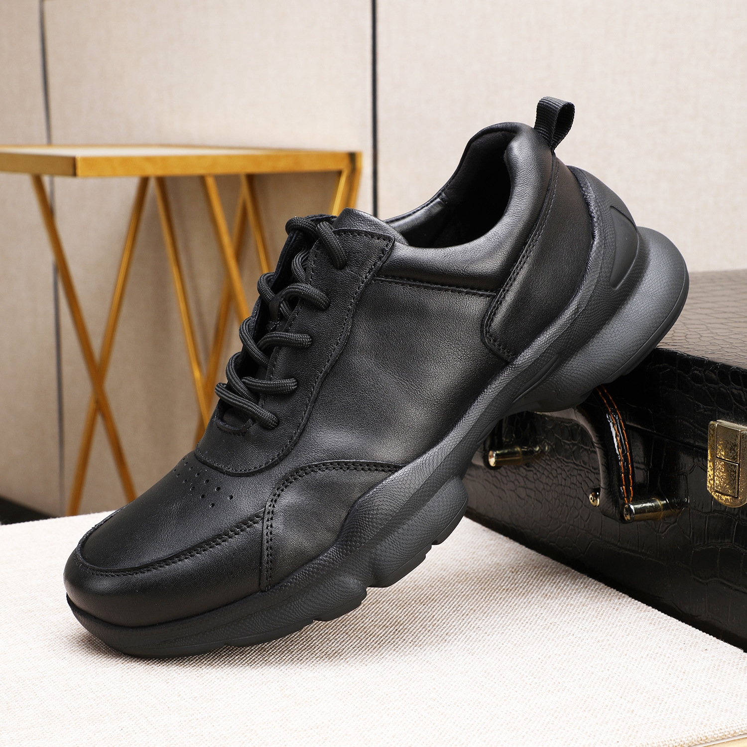 高档加厚轻底头层牛皮男士户外运动休闲皮鞋2025秋冬青年时尚潮流