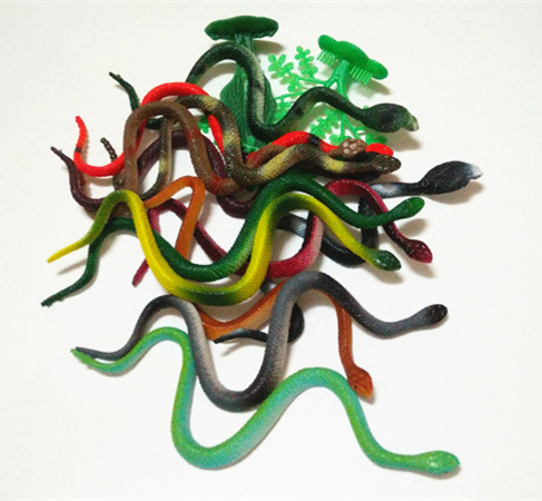 包邮仿真爬行动物蛇模型假蛇吓人道具儿童玩具小号假蛇