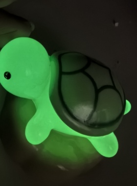 夜光小乌龟摆件时来运转旋转摆件巨无霸荧光发光海龟对对碰