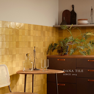 戴纳西班牙进口手工砖芥末黄色复古瓷砖厨房卫生间浴室墙砖设计师