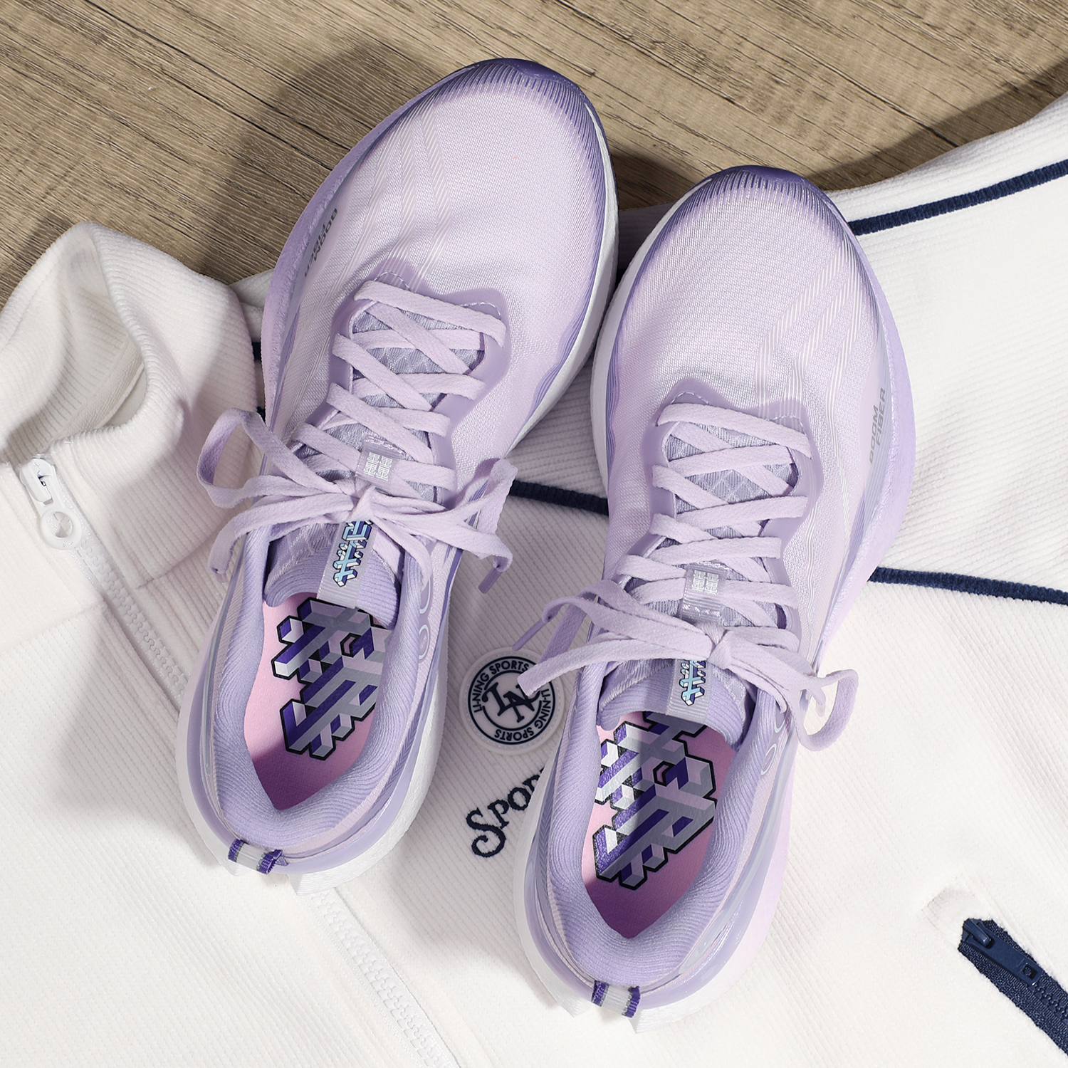 李宁系列2025秋季新款女子赤兔8pro轻量经典潮流时尚运动鞋跑鞋