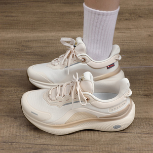 2缓震防泼水休闲鞋 李宁2025冬季 PLUS 女子运动潮流系列SOFT 新款