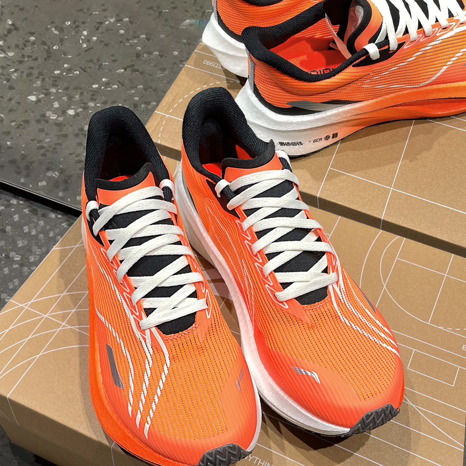 李宁飞电4跑步鞋女款2024秋季新款碳板马拉松比赛竞速跑鞋ARMU006